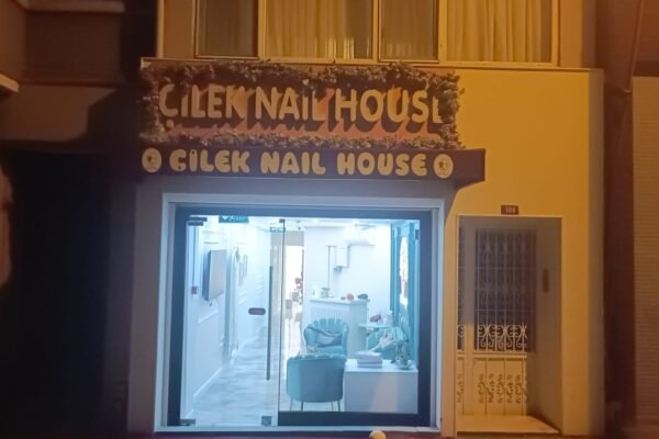 cilek-nail-house